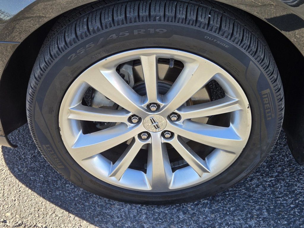 2012 Lincoln MKS 4dr Sedan 3.7L FWD - 22957019 - 5