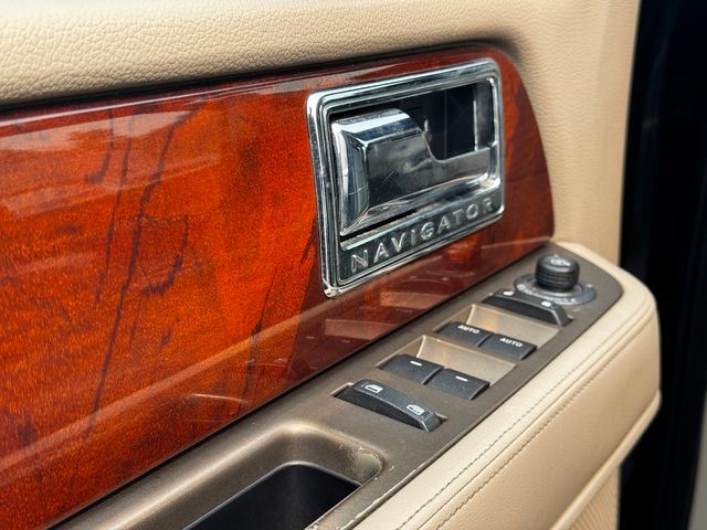 2012 Lincoln Navigator 4WD 4dr - 22945888 - 11