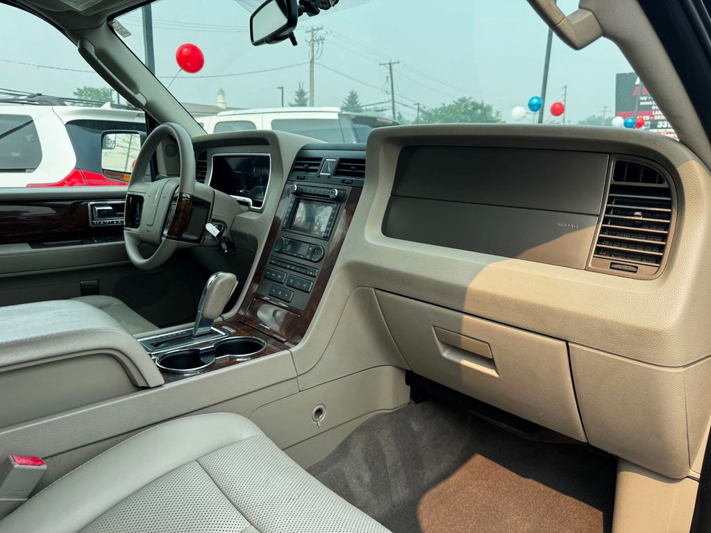 2012 Lincoln Navigator 4WD 4dr - 22945888 - 20