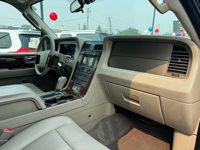 2012 Lincoln Navigator 4WD 4dr - 22945888 - 20