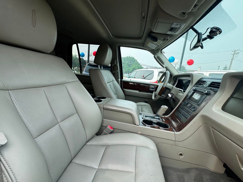 2012 Lincoln Navigator 4WD 4dr - 22945888 - 21