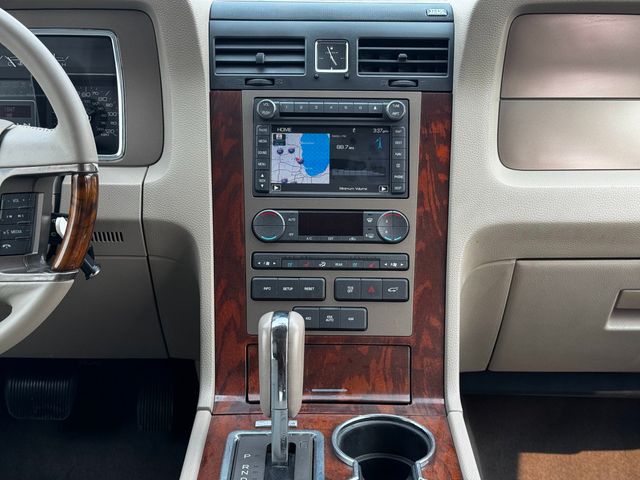 2012 Lincoln Navigator 4WD 4dr - 22945888 - 24