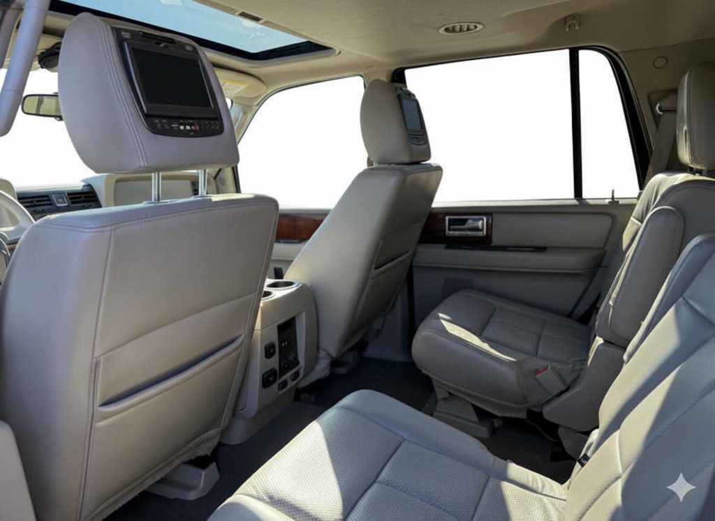 2012 Lincoln Navigator 4WD 4dr - 22945888 - 10