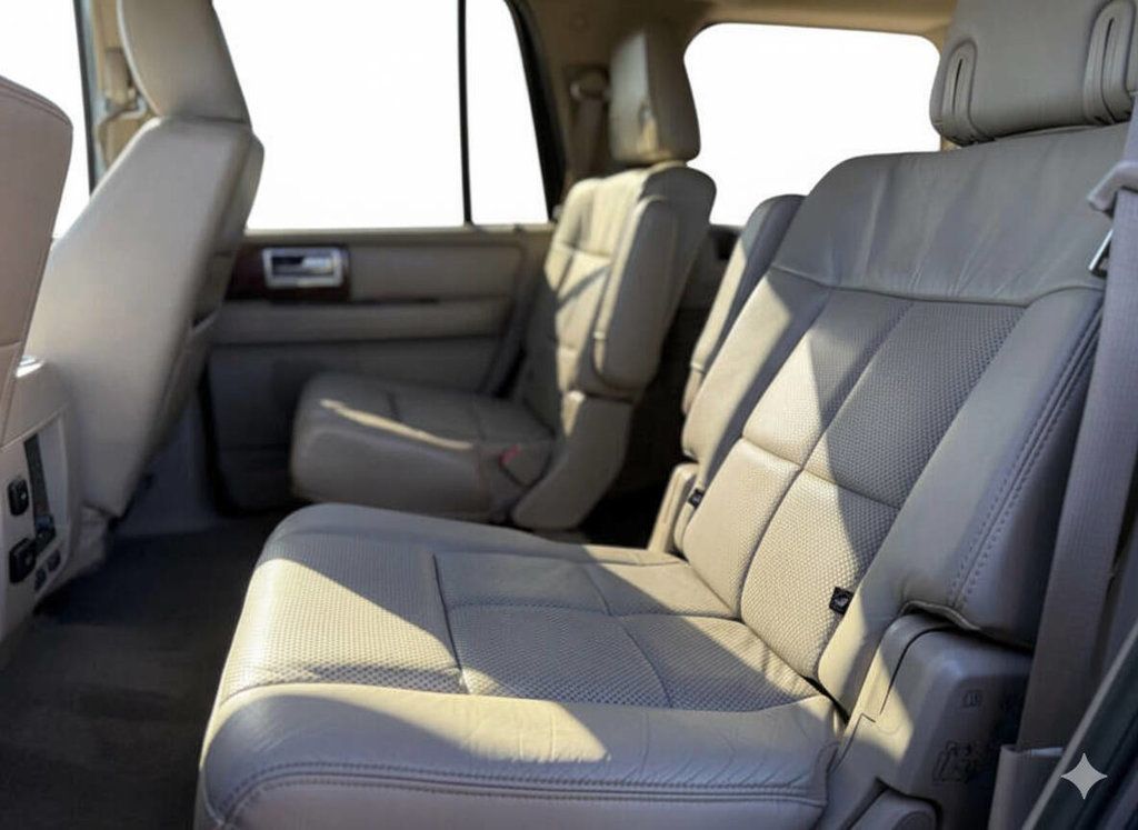 2012 Lincoln Navigator 4WD 4dr - 22945888 - 11