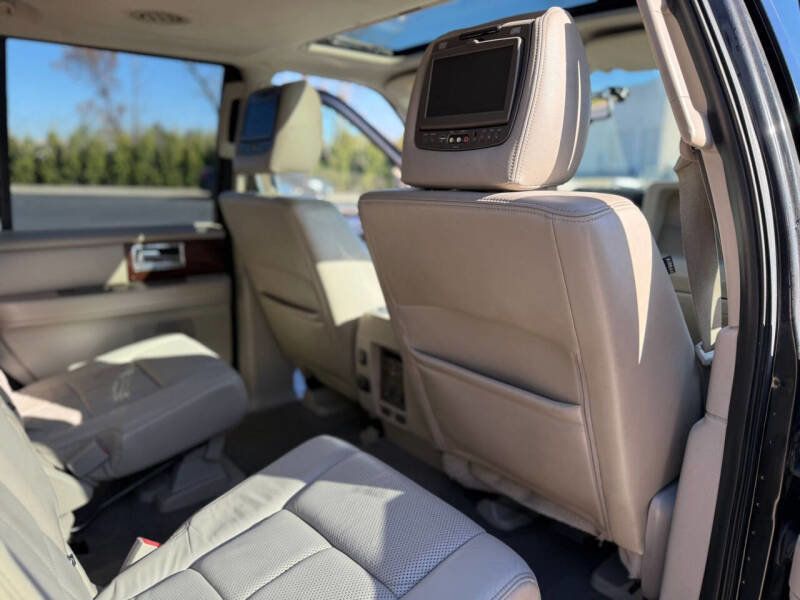 2012 Lincoln Navigator 4WD 4dr - 22945888 - 12