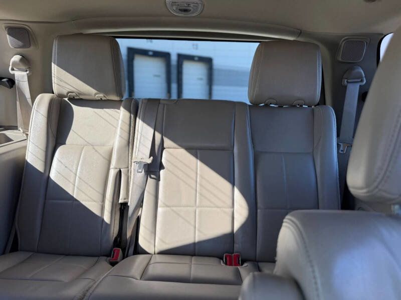 2012 Lincoln Navigator 4WD 4dr - 22945888 - 18