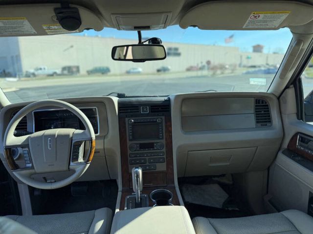 2012 Lincoln Navigator 4WD 4dr - 22945888 - 21