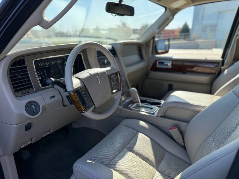 2012 Lincoln Navigator 4WD 4dr - 22945888 - 8