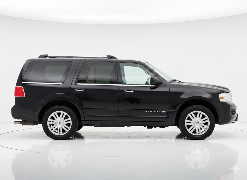 2012 Lincoln Navigator One Owner - Premium Features - Smooth Driving Experience - 22945888 - 3