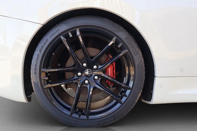 2012 Maserati GranTurismo 2dr Coupe MC Stradale - 23072617 - 12