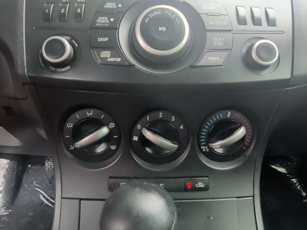 Mazda Mazda3 4dr Sedan Automatic i Sport photo 18