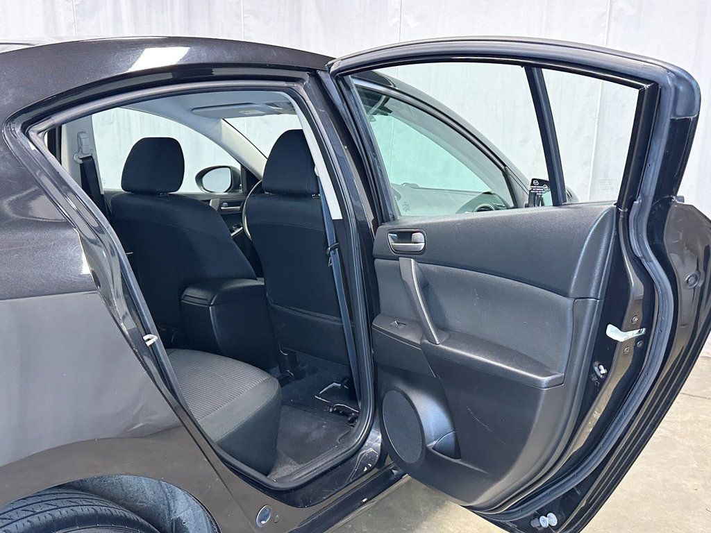 2012 Mazda Mazda3 4dr Sedan Automatic i Touring - 23081218 - 29