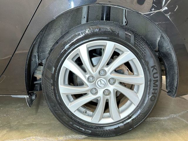 2012 Mazda Mazda3 4dr Sedan Automatic i Touring - 23081218 - 37