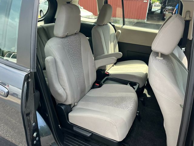 2012 Mazda Mazda5 1-Owner Fuel Efficient Utility Wagon - 23055617 - 18