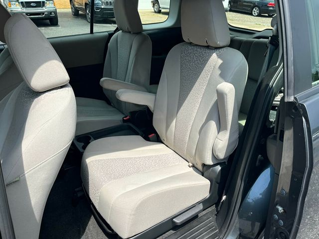 2012 Mazda Mazda5 1-Owner Fuel Efficient Utility Wagon - 23055617 - 24