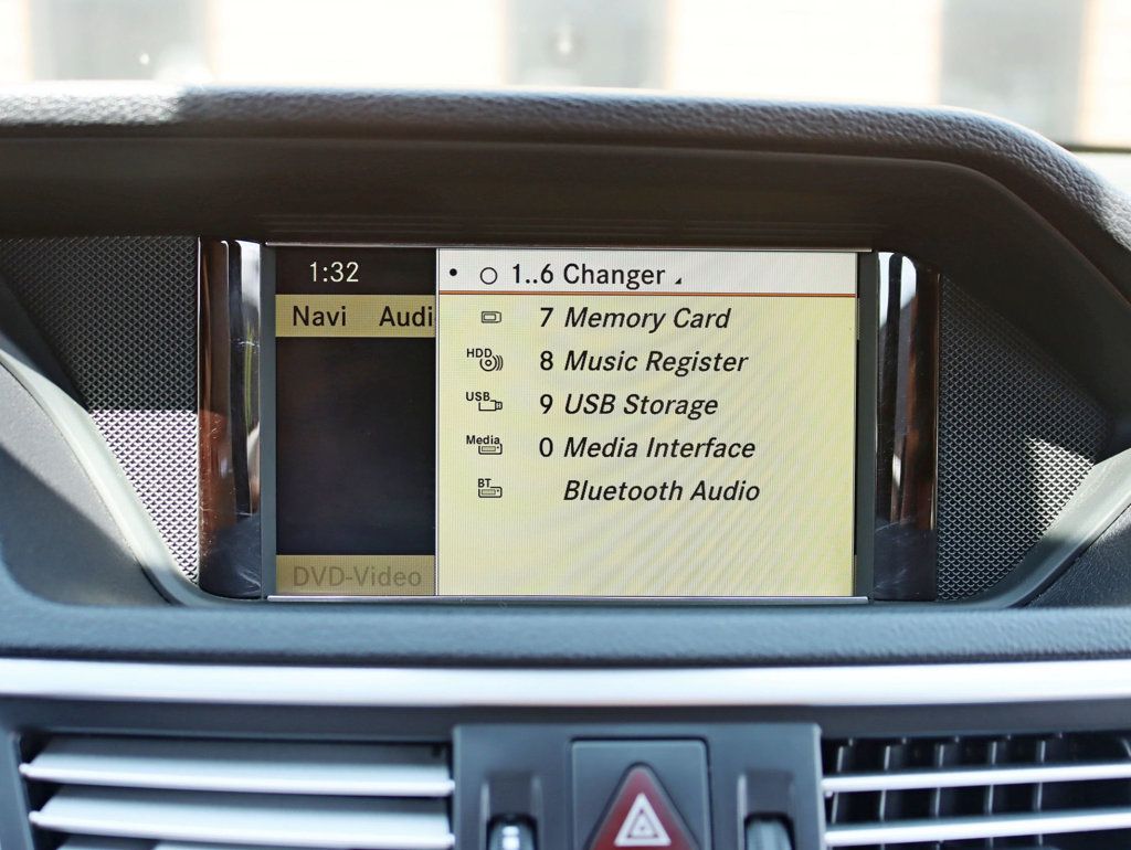 2012 Mercedes-Benz E-Class E350 4MATIC PREMIUM 2 / PANORAMA SUNROOF SEDAN - 23076122 - 17