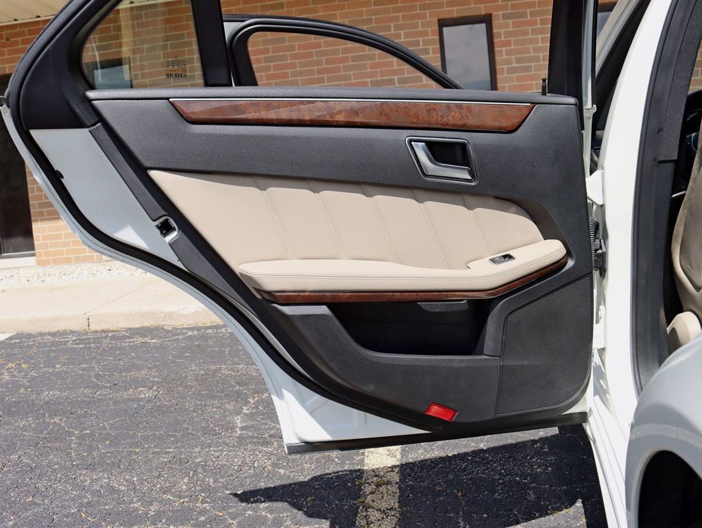 2012 Mercedes-Benz E-Class E350 4MATIC PREMIUM 2 / PANORAMA SUNROOF SEDAN - 23076122 - 29