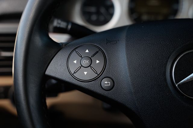 2012 Mercedes-Benz GLK  - 22957619 - 30