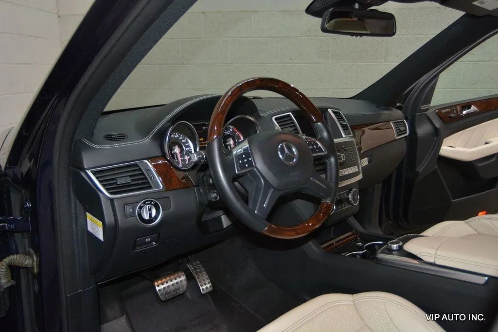 2012 Mercedes-Benz M-Class 4MATIC 4dr ML 63 AMG - 23062875 - 10