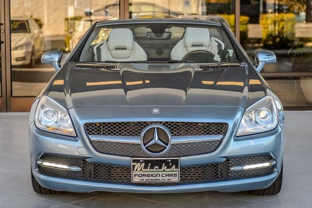 2012 Mercedes-Benz SLK SLK250 - RETRACTABLE HARD TOP CONVERTIBLE - SUPER CLEAN MUST SEE - 22994315 - 4