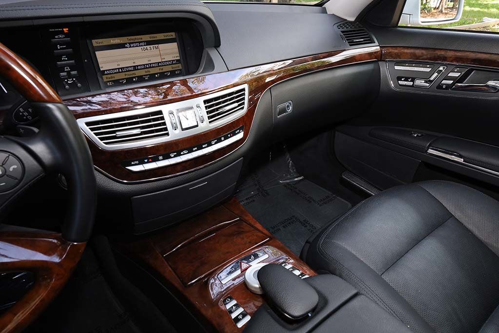 2012 Mercedes Benz S 550 photo 10