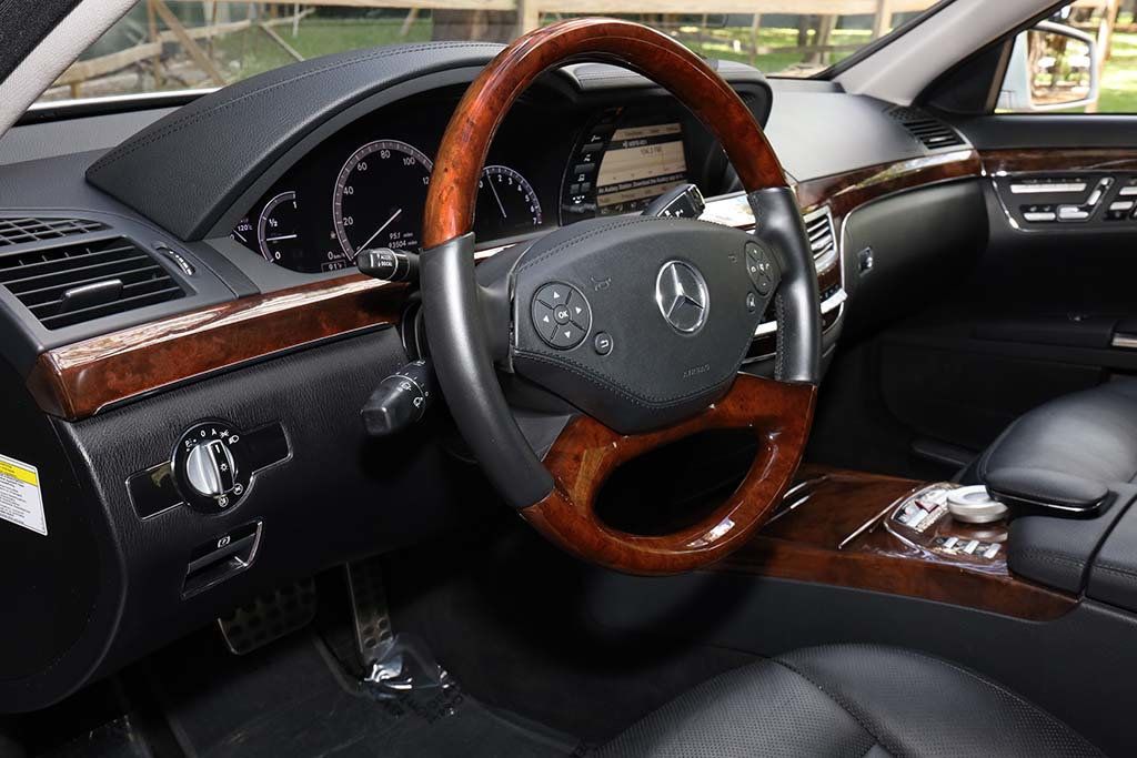 2012 Mercedes Benz S 550 photo 28