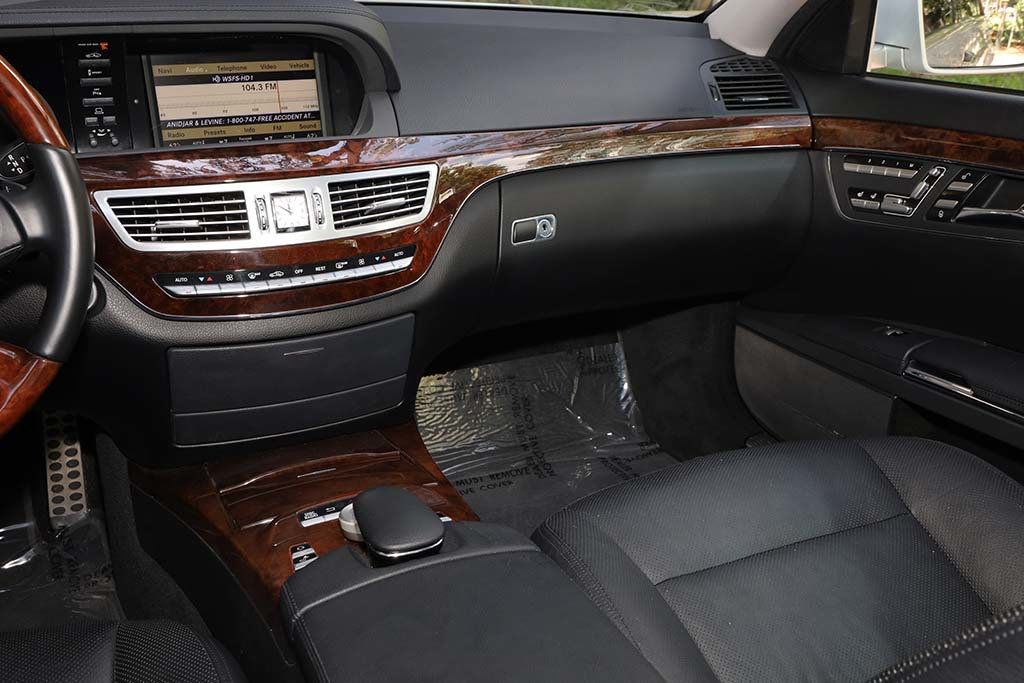 2012 Mercedes Benz S 550 photo 30