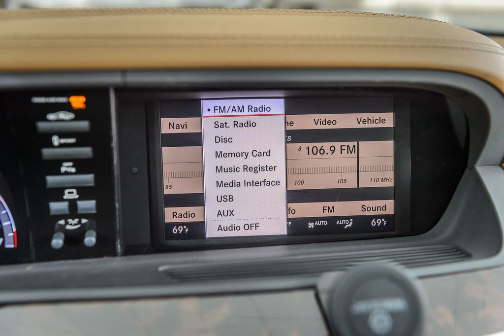 2012 Mercedes-Benz S-Class S550 - KEYLESS GO - MULTICONTOUR SEATING -NAV - BLUETOOTH - 22671180 - 20