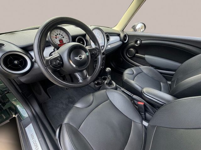 2012 MINI Cooper Clubman PANORAMIC SUNROOF, HEATED SEATS, SPORT SEATS, COLD WEATHER PKG - 23005293 - 5