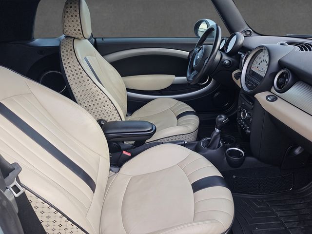 2012 MINI Cooper Convertible CONVERTIBLE, LEATHER, HARMAN KARDON SOUND, HEATED SPORT SEATS - 23038409 - 5