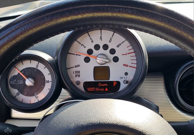 2012 MINI Cooper Convertible CONVERTIBLE, LEATHER, HARMAN KARDON SOUND, HEATED SPORT SEATS - 23038409 - 8