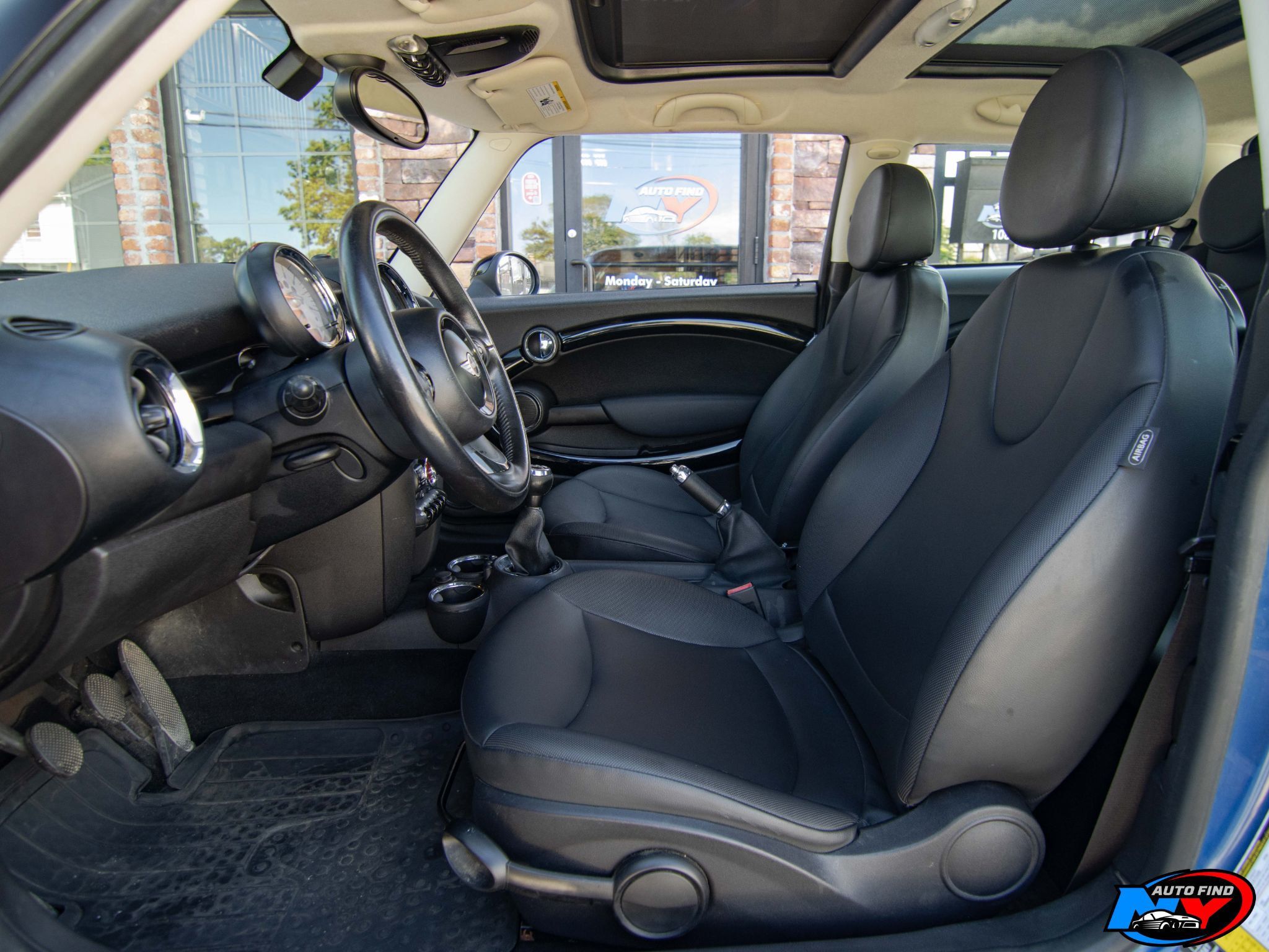2012 Mini Cooper Hardtop 2 Door Coupe photo 8