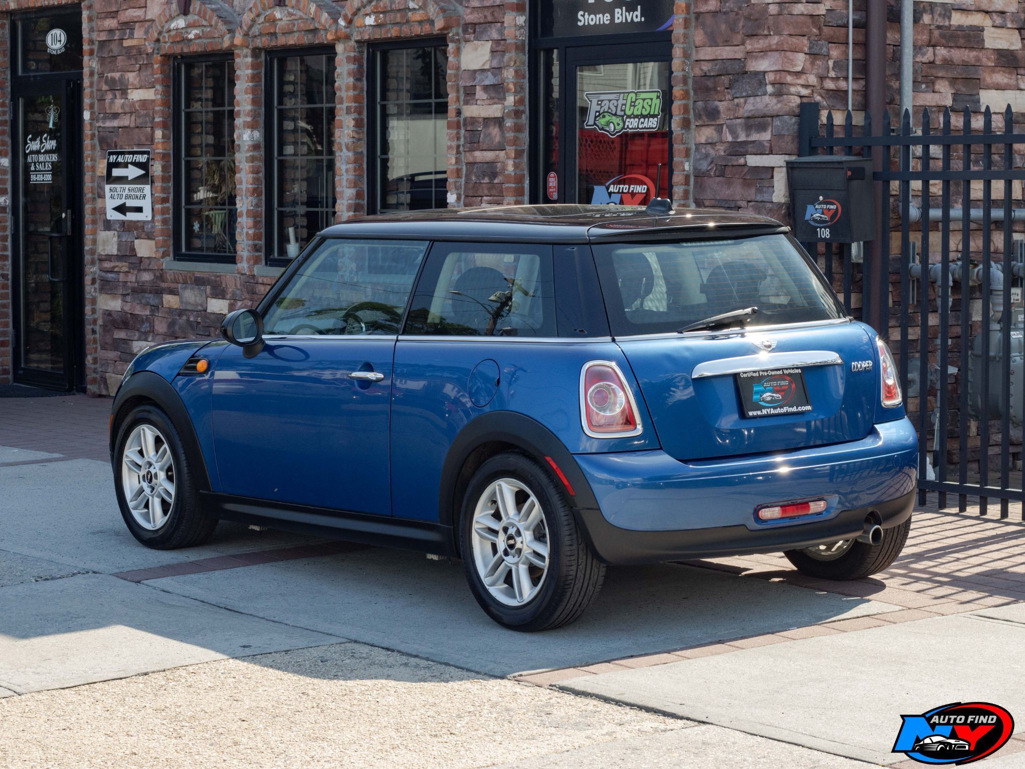 2012 Mini Cooper Hardtop 2 Door Coupe photo 4