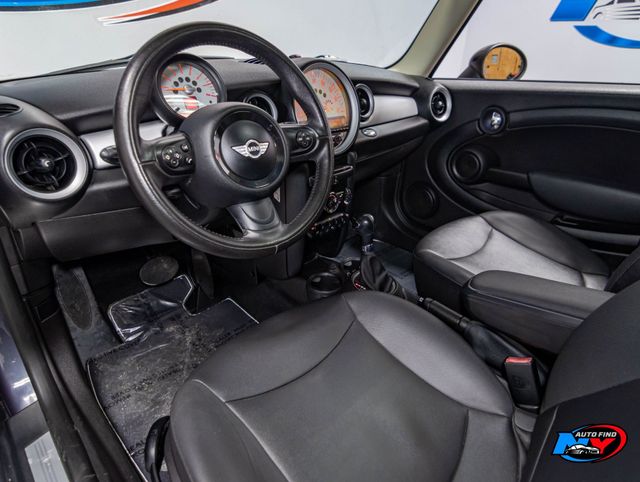 2012 MINI Cooper Hardtop 2 Door CLEAN CARFAX, PANORAMIC SUNROOF, HEATED SEATS, ALLOY WHEELS  - 22963034 - 13