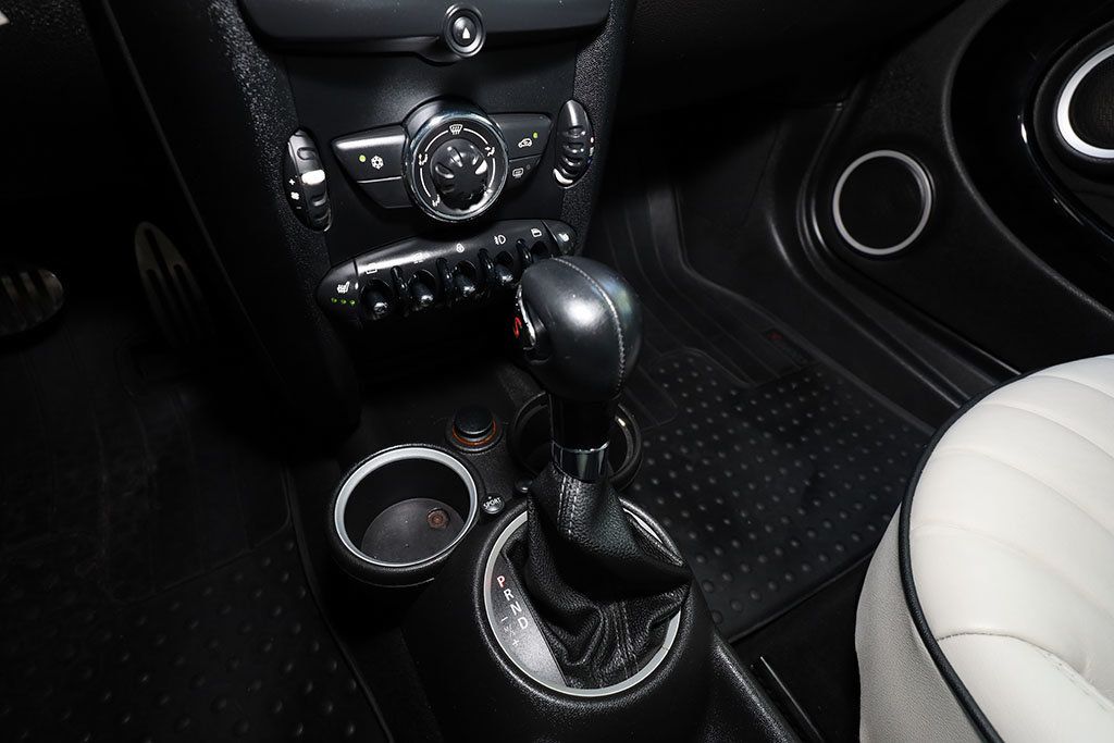 2012 MINI Cooper S Convertible  - 22967635 - 39