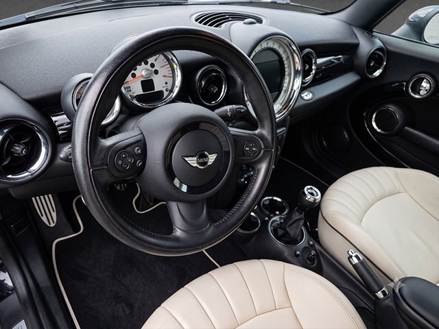 2012 MINI Cooper S Convertible CLEAN CARFAX, 6-SPD MANUAL, CONVERTIBLE, HARMAN KARDON, PREMIUM - 23063999 - 4