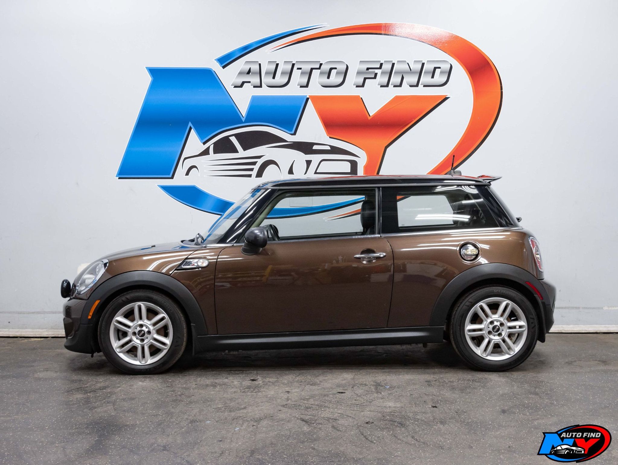 2012 Mini Cooper S Hardtop 2 Door photo 2
