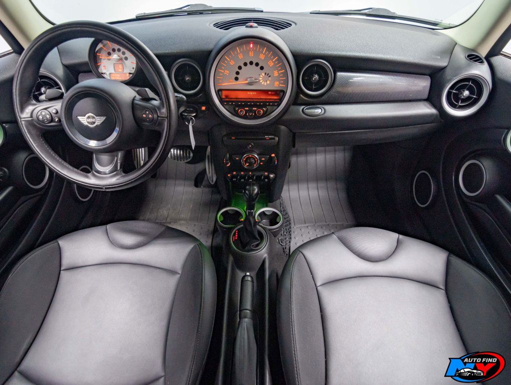 2012 Mini Cooper Hardtop 2 Door photo 2
