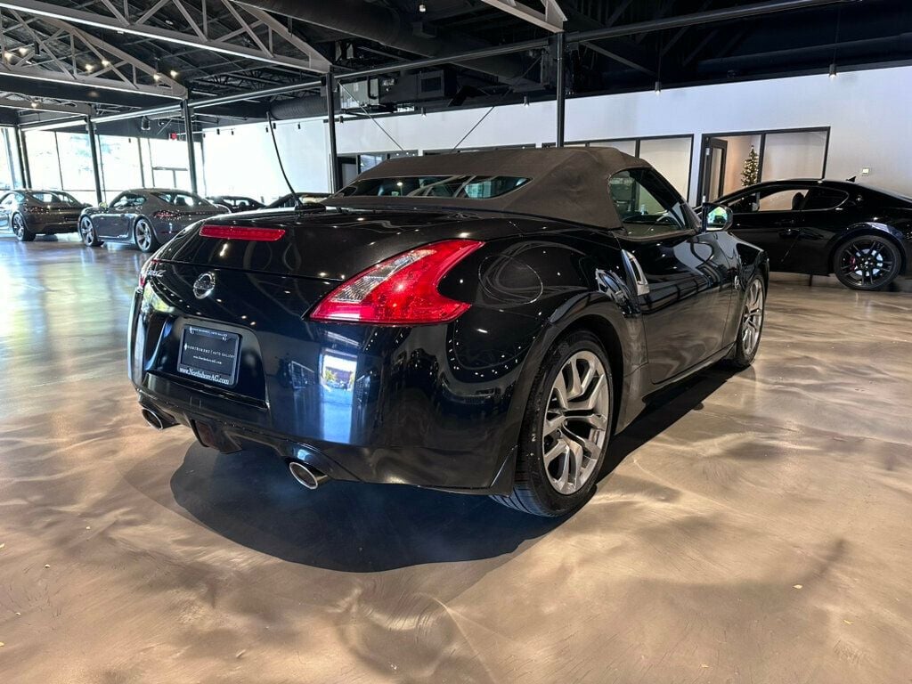 2012 Nissan 370Z Roadster/Touring/NAV/Bluetooth/ColorTouchScreen/ABS/KeylessStart - 22656420 - 10