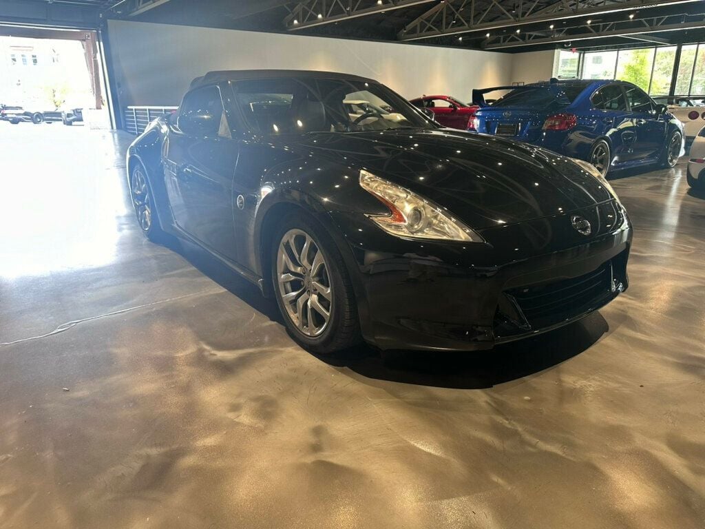 2012 Nissan 370Z Roadster/Touring/NAV/Bluetooth/ColorTouchScreen/ABS/KeylessStart - 22656420 - 3