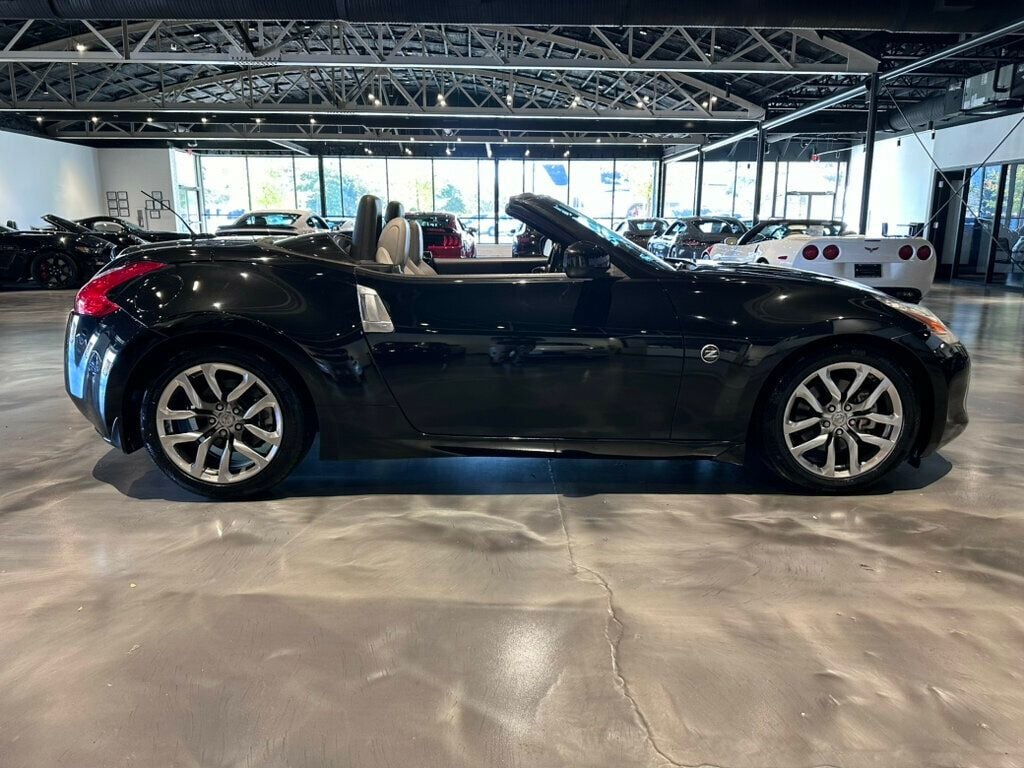 2012 Nissan 370Z Roadster/Touring/NAV/Bluetooth/ColorTouchScreen/ABS/KeylessStart - 22656420 - 5