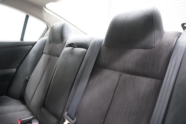 2012 Nissan Altima 4dr Sedan I4 CVT 2.5 S - 23039770 - 11