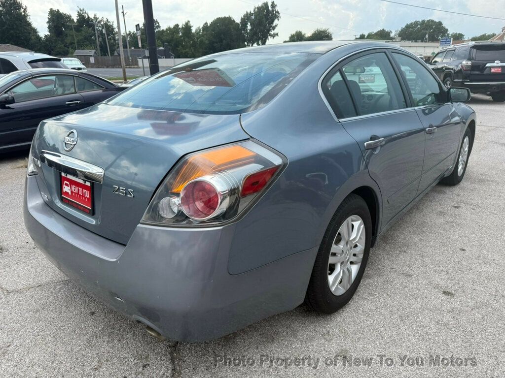2012 Nissan Altima 2.5 S photo 2