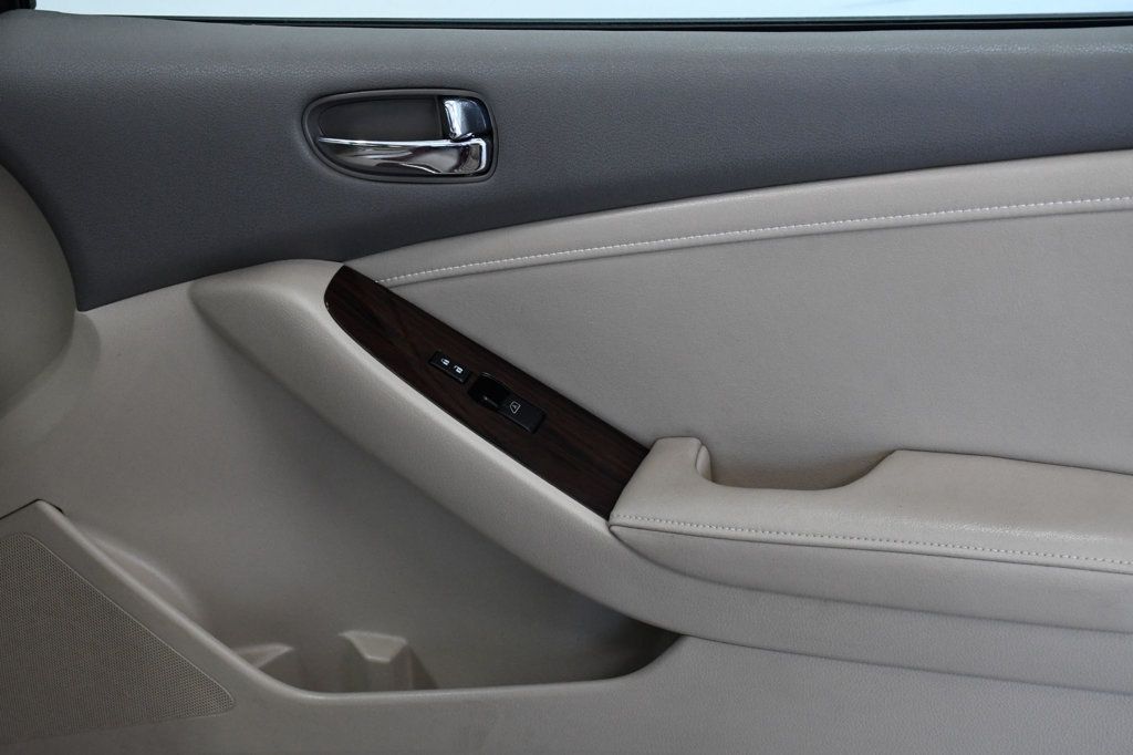 2012 Nissan Altima 4dr Sedan I4 CVT 2.5 SL - 23014742 - 17