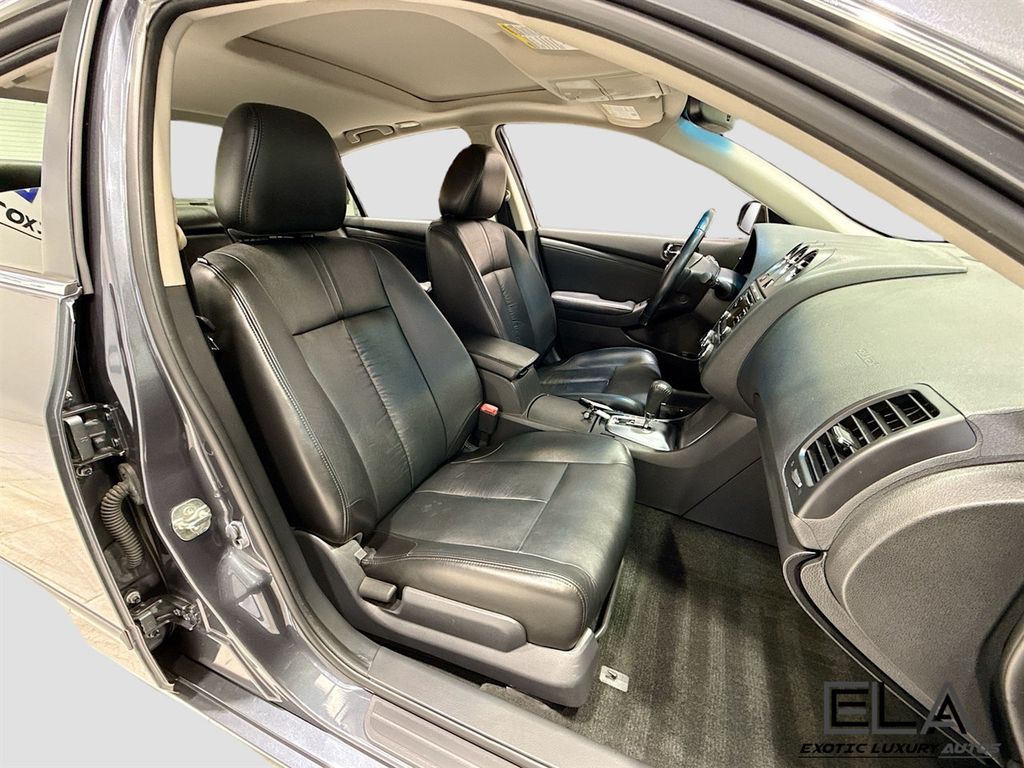 2012 Nissan Altima 4dr Sedan V6 CVT 3.5 SR - 22982127 - 30
