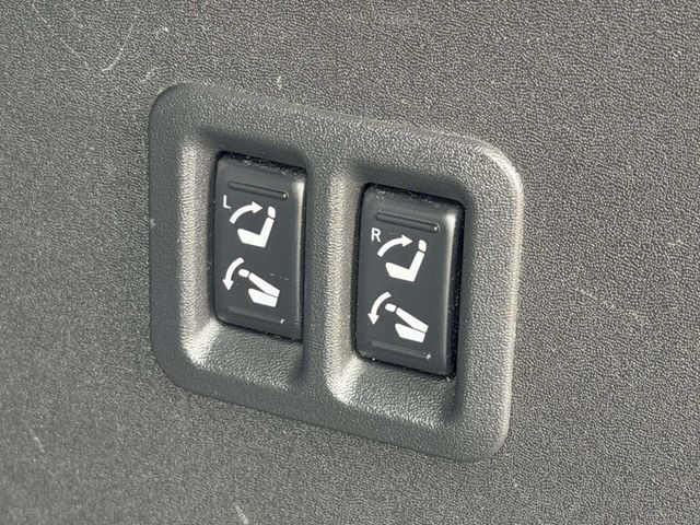 2012 Nissan Armada 4WD 4dr Platinum - 23018671 - 10