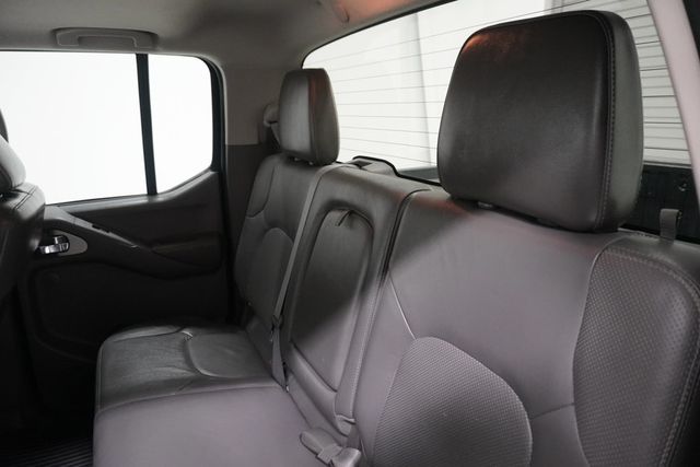 2012 Nissan Frontier 2WD Crew Cab SWB Automatic SL - 22925424 - 10