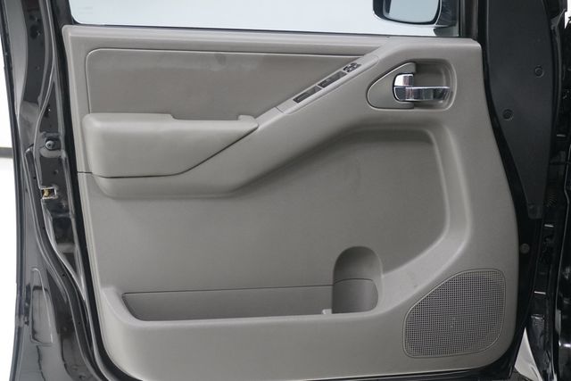 2012 Nissan Frontier 2WD Crew Cab SWB Automatic SL - 22925424 - 11