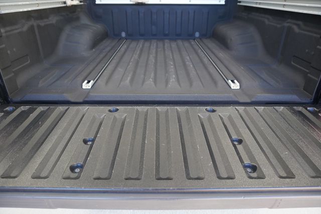 2012 Nissan Frontier 2WD Crew Cab SWB Automatic SL - 22925424 - 23