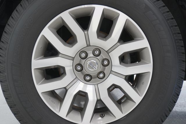 2012 Nissan Frontier 2WD Crew Cab SWB Automatic SL - 22925424 - 24